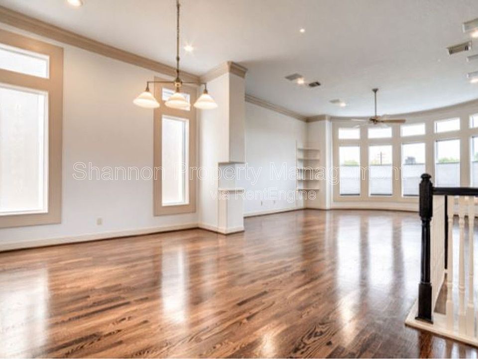 1st image of 1515 Hyde Park Blvd APT 32