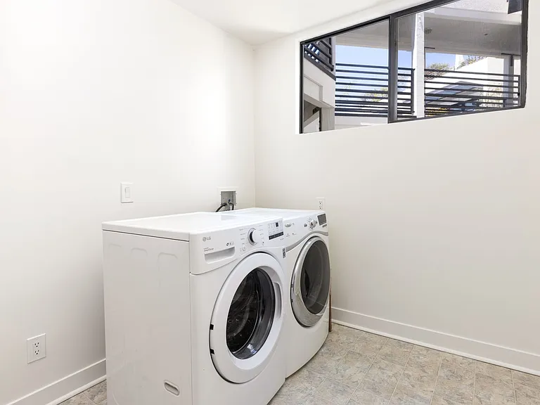 311 Ocean Ave #203 — Photo 15