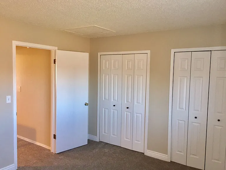 8084 Lexington Park Dr — Photo 16