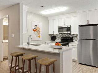 900 W Wilson Ave #111, Mooresville, NC 28117