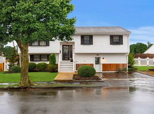 11 Taft St, Marblehead, MA 01945