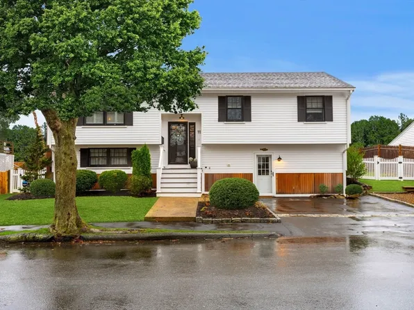 11 Taft St, Marblehead, MA 01945