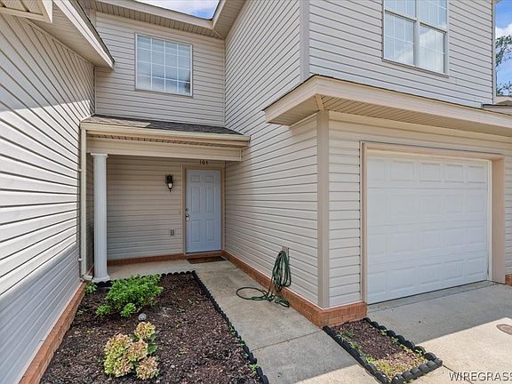 2nd image of 104 Creek Ln