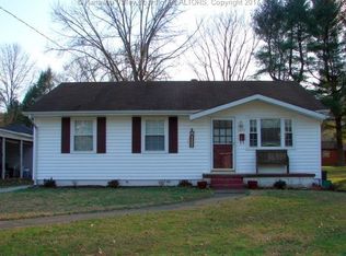 2072 Pennsylvania Ave, Saint Albans, WV 25177