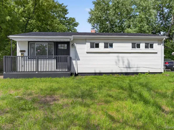 6193 Natchez Dr, Mount Morris, MI 48458