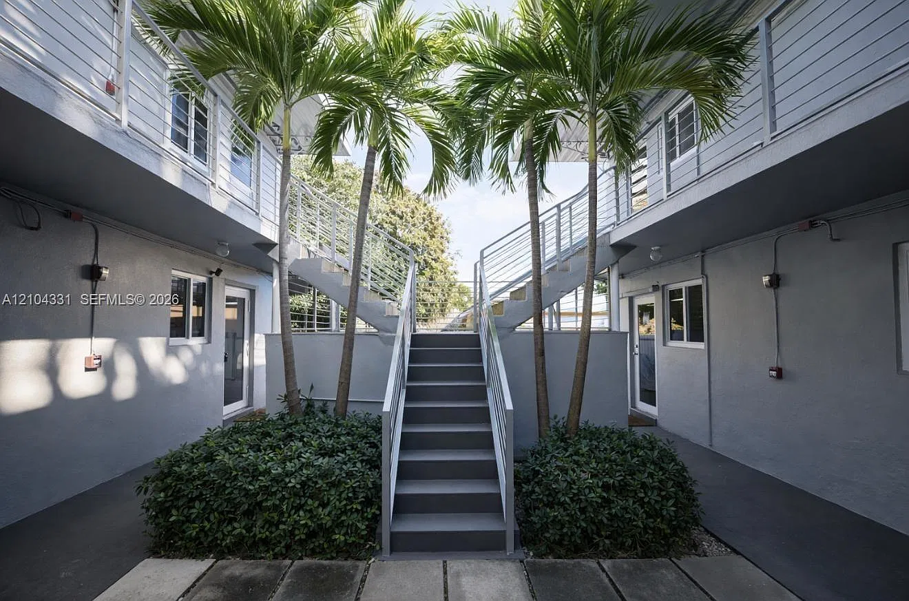 5305 Biscayne Blvd — Photo 2