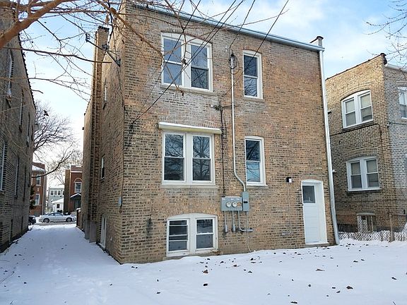 2nd image of 1921 Clarence Ave