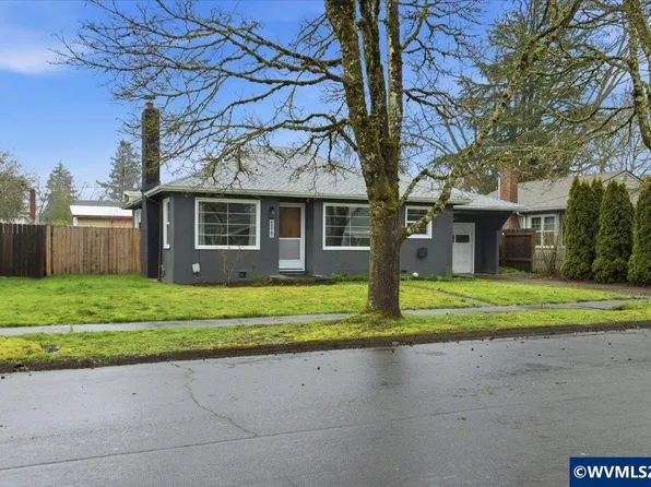 1084 24th St NE, Salem, OR 97301