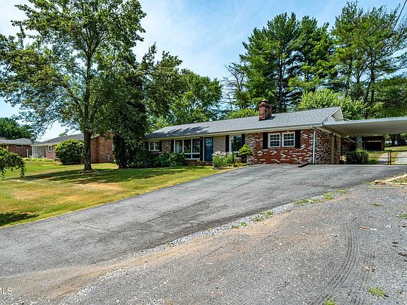 3rd image of 128 Rolling Acres Dr