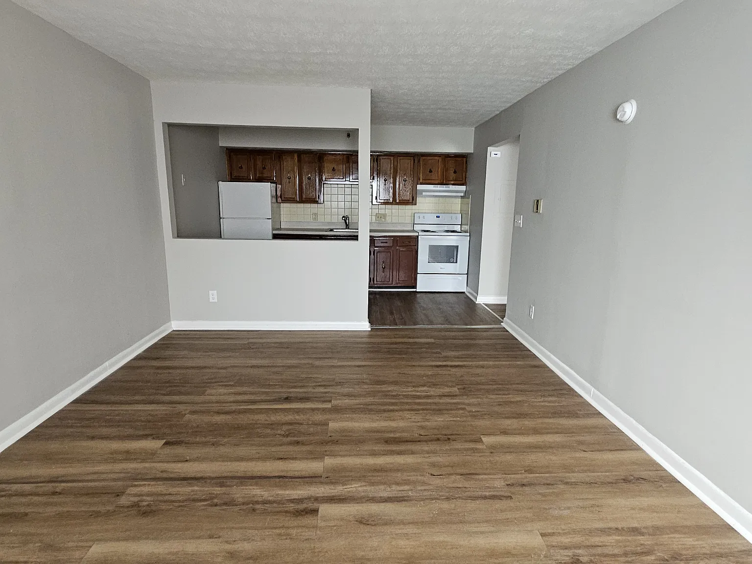 1 bed, $1,300 — Photo 4