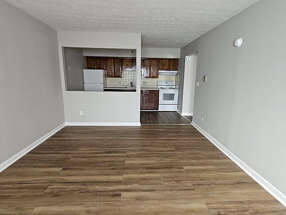 4th image of 104 Lexington Ave #3B