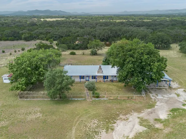 1628 COUNTY ROAD 357, Utopia, TX 78884