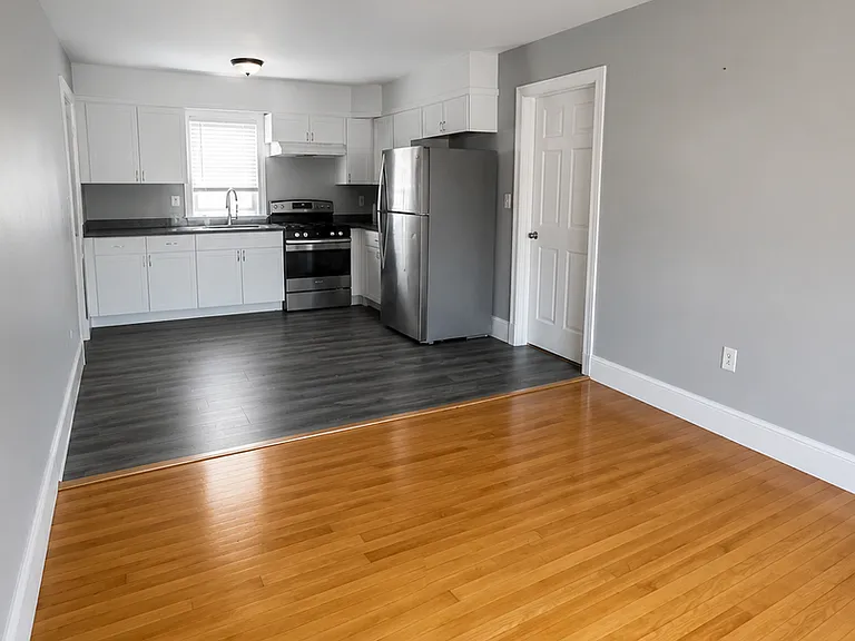 24 Webster St — Photo 8