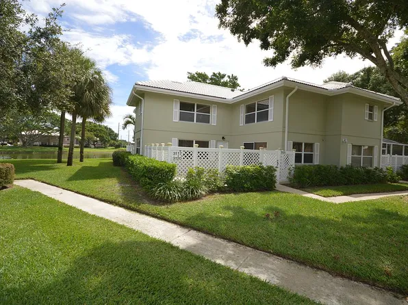 3120 Kingston Ct, West Palm Beach, FL 33409
