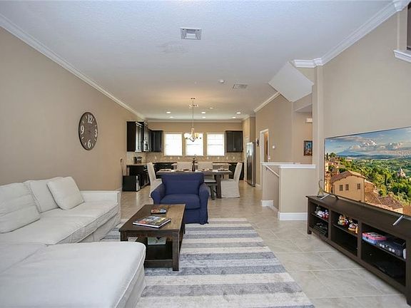 3rd image of 2809 Lobelia Dr