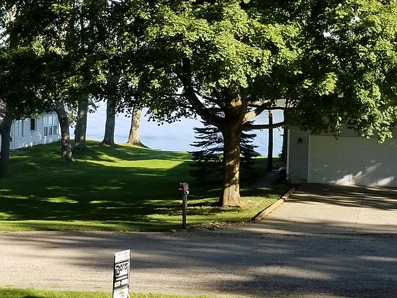 4th image of 7057 Shoreline Dr