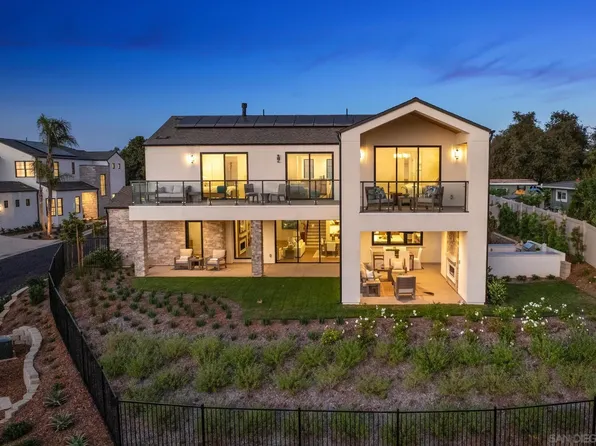 2924 Highland Dr, Carlsbad, CA 92008