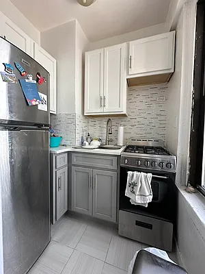Rented by Green Home NY Realty LLC | media 3