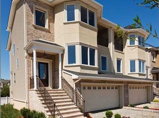 13 Jacobs Lndg, Secaucus, NJ 07094