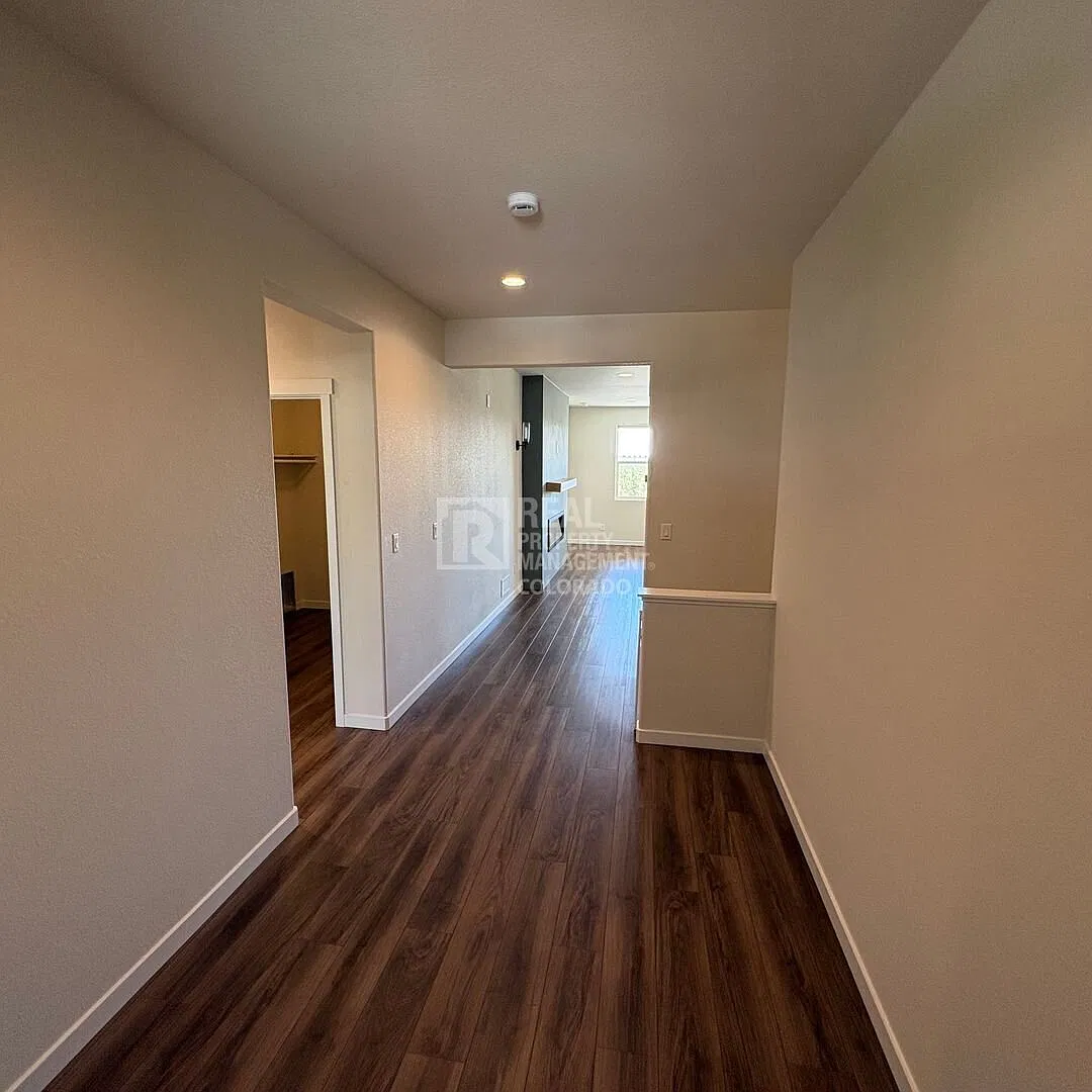4 bed, 4.0 bath, 3496 sqft, $3,695 — Photo 4