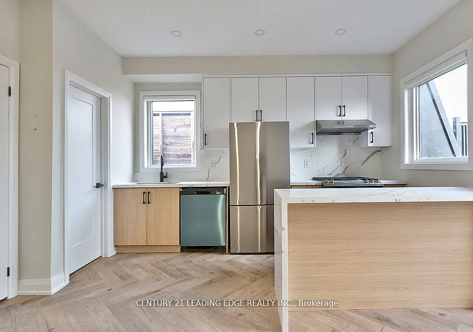 53 Boon Ave #3