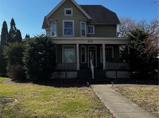 413 8th St, Lincoln, IL 62656