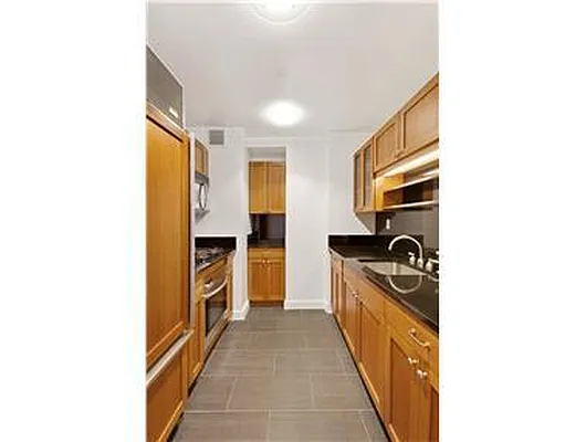 Rented by Douglas Elliman | media 16