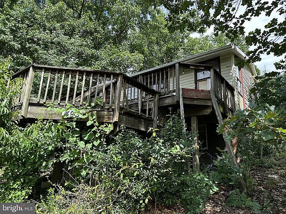 5th image of 493 Goode Dr