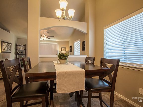 3rd image of 518 Belville Place Block #1-lot 19