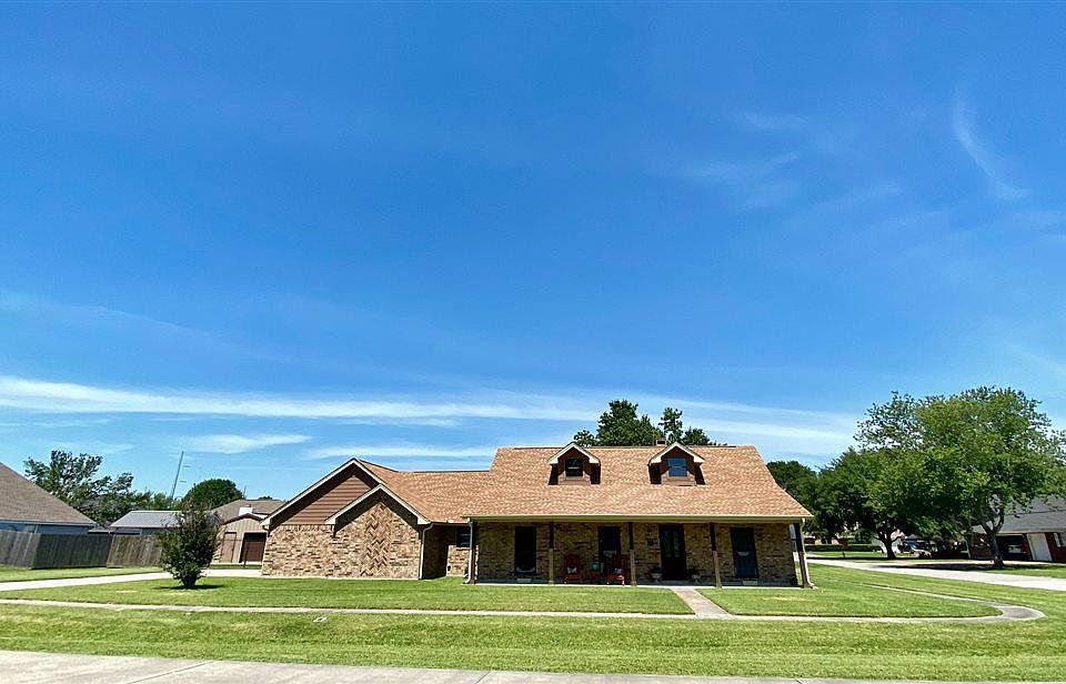 1st image of 2406 Oak S