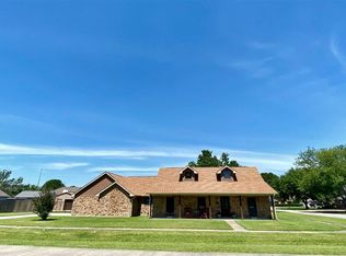 2406 Oak S, Nederland, TX 77627