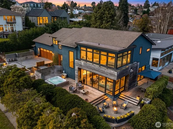 2506 W Halladay Street, Seattle, WA 98199