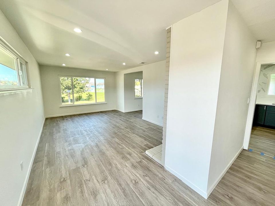 1st image of 4 Cerro Dr