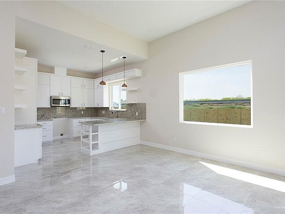 5th image of 2106 Ithica Ave