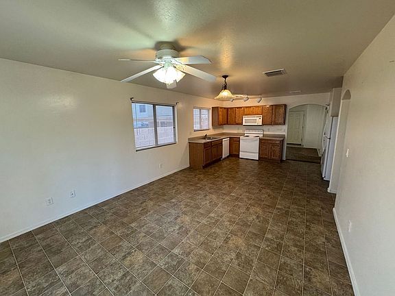 4th image of 776 W Firehawk Dr