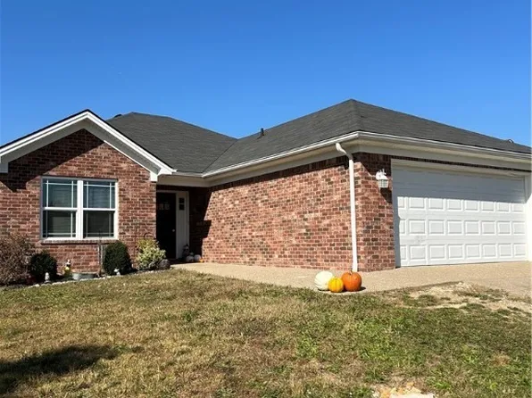 7608 Samuel Drive, Sellersburg, IN 47172