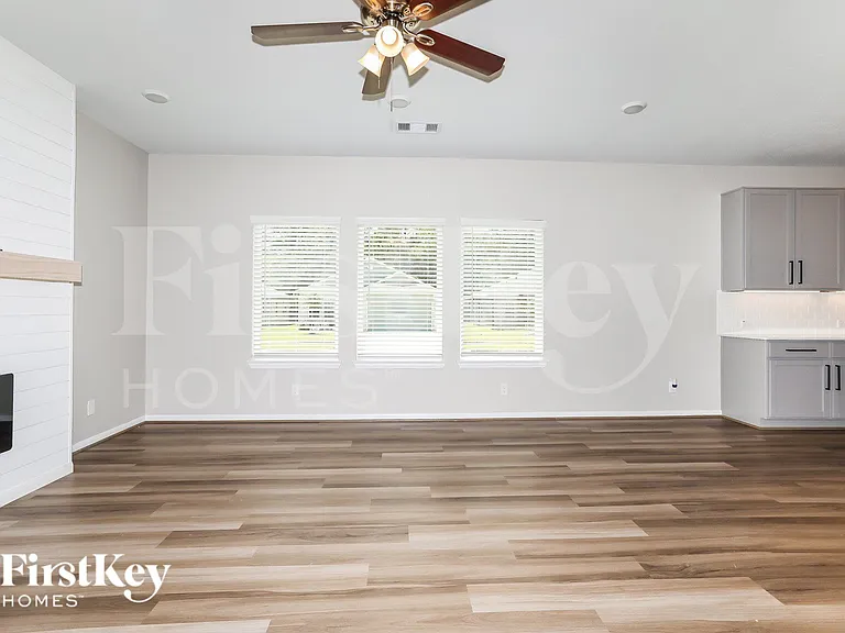 811 Steam Ridge Ln — Photo 3