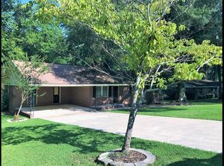 1905 Greenview Dr, Douglas, GA 31533