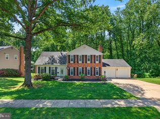 8705 Queen Elizabeth Blvd, Annandale, VA 22003