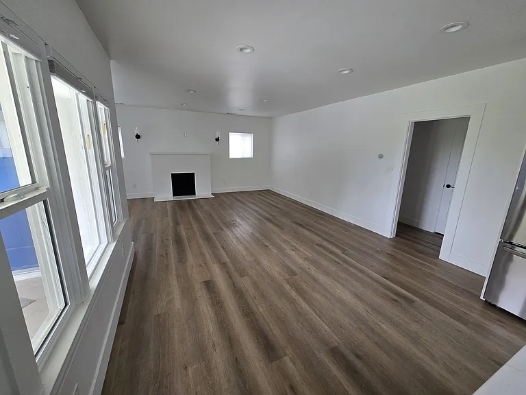 1509 E Elizabeth St — Photo 4