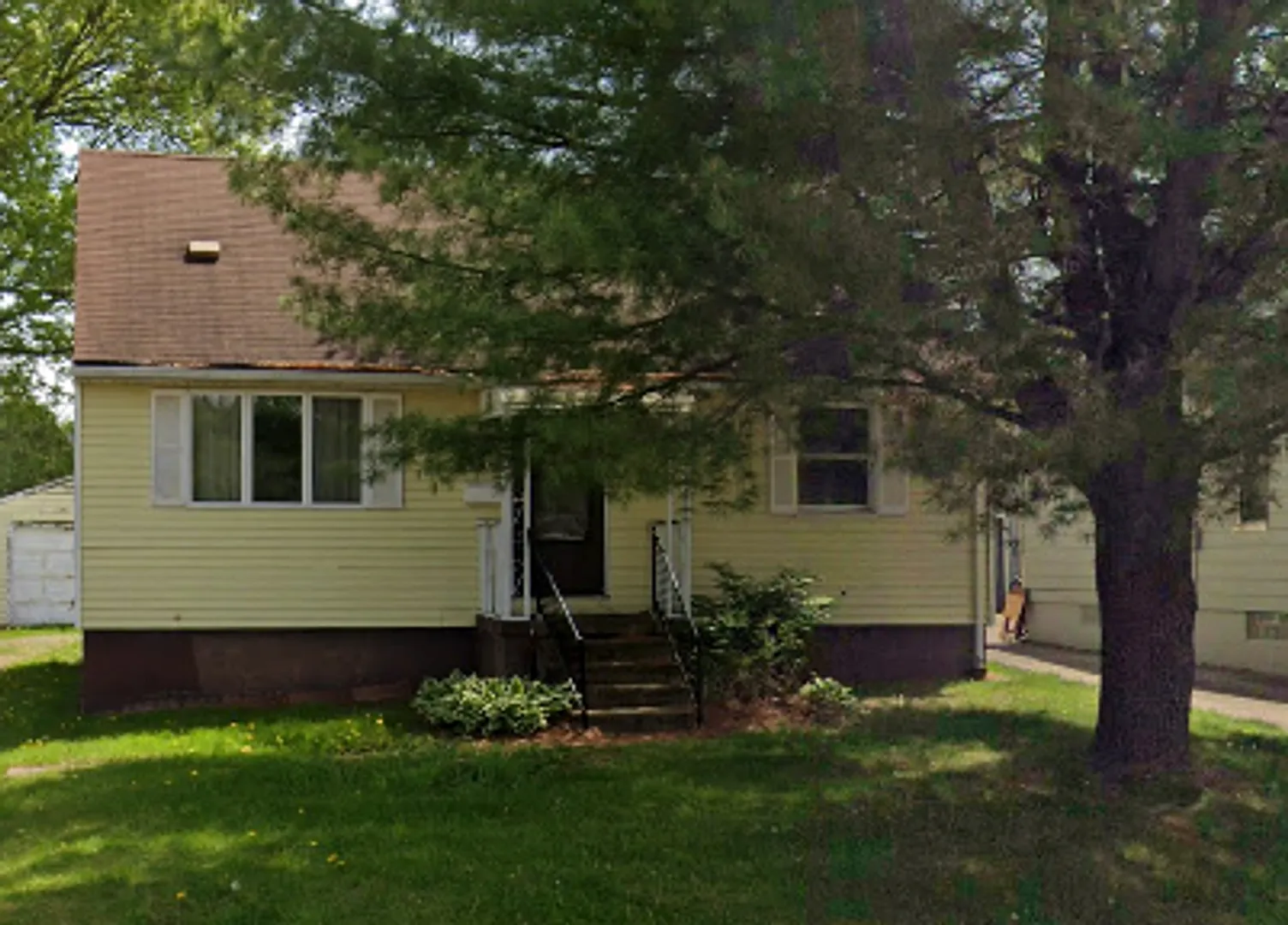 1079 North Ave. — Photo 1