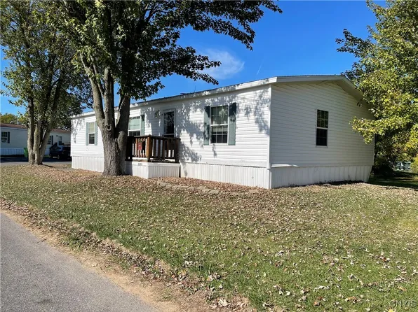 2800 Landsend Ln, Liverpool, NY 13090