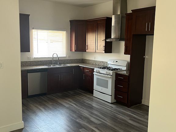 3rd image of 6708 Agnes Ave