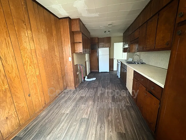 O 5604th Ter — Photo 3