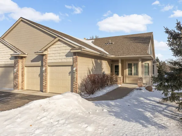 2740 Park View Ct, Little Canada, MN 55117