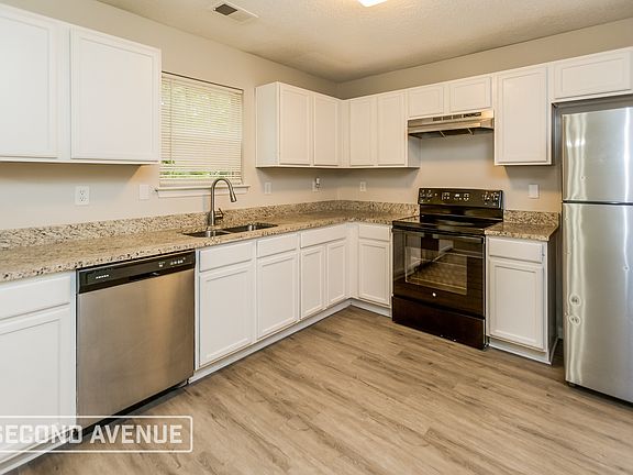 3rd image of 5211 Hanover St