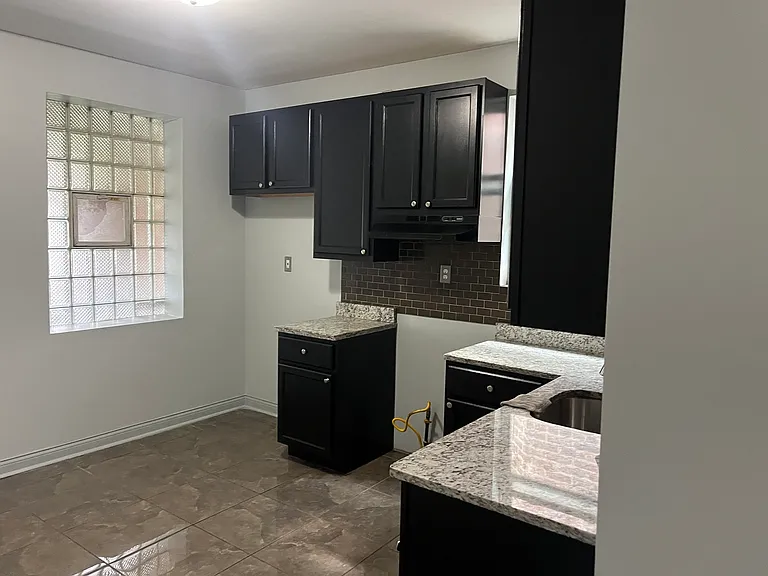 4732 W Congress Pkwy #2 — Photo 7