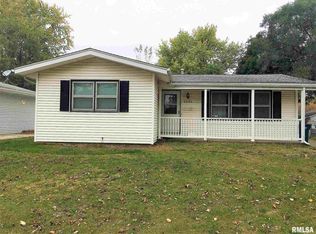 2405 Dunwich Dr, Springfield, IL 62702