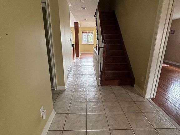 3rd image of 380 Stone Rd