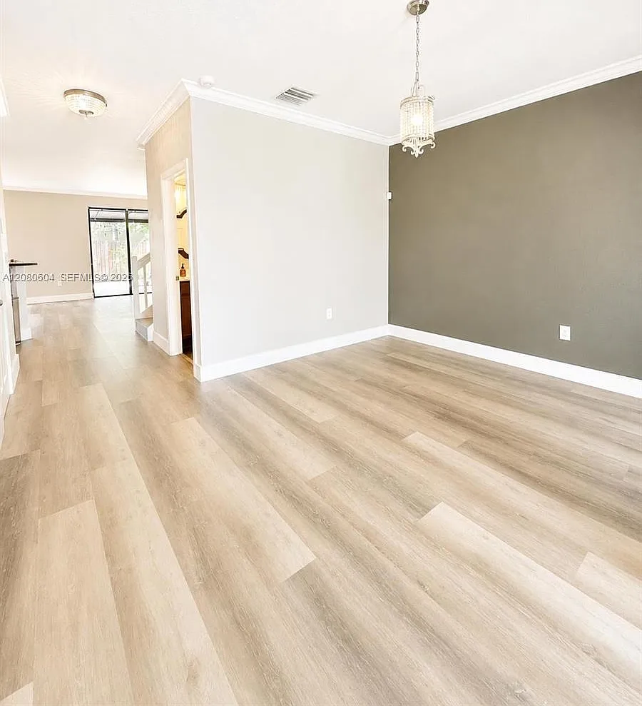3 bed, 2.5 bath, 1754 sqft, $3,300 — Photo 1